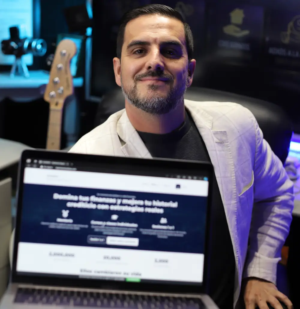 Frank García creador de la Mentoría Deudas Riquezas y el diario financiero Deudas a Riquezas